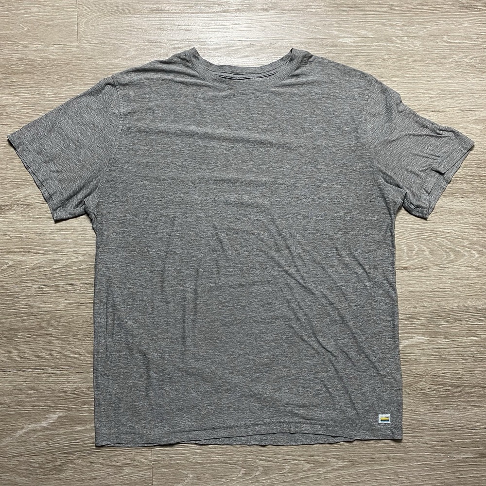 Vuori Strato Tech T Shirt Men's XL Gray Short Sleeve Crewneck Performance V126